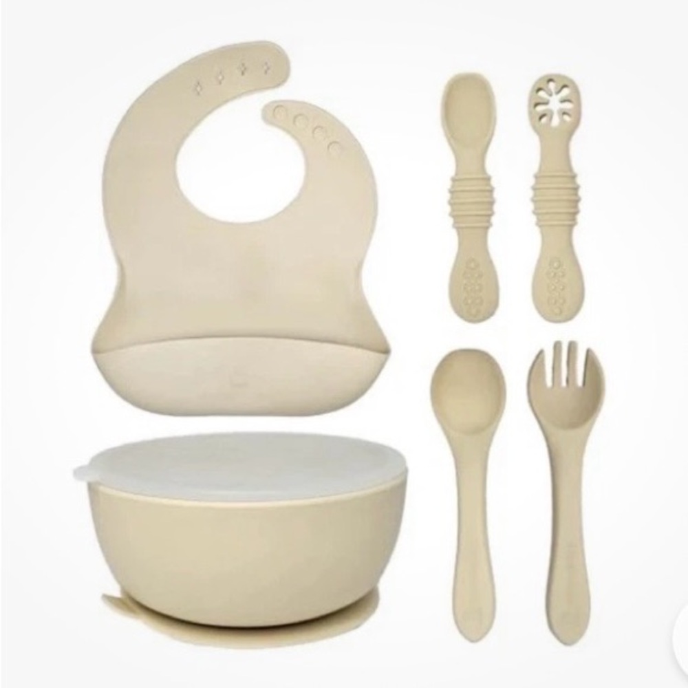 HippoBaby Cream Silicone Feeding set (Bowl/Bib Set - 7pcs) NEW, CREAM COLOR